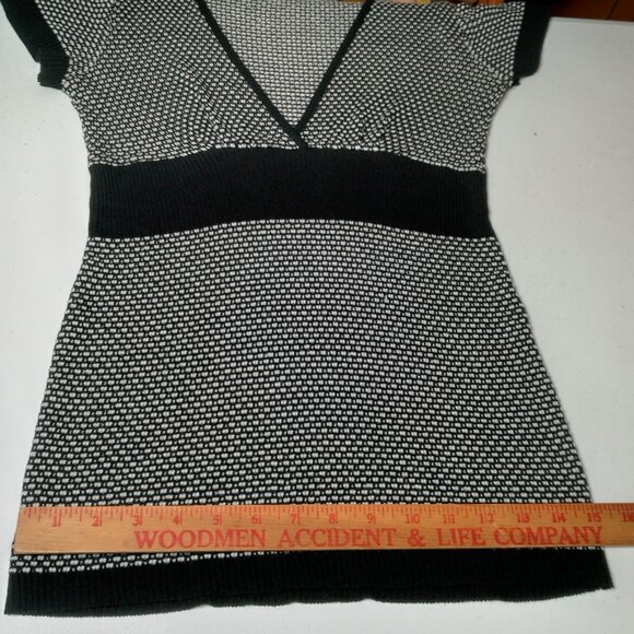 Vintage Y2K Carly B Shirt Women Small Birdseye Knit V Neck Slim Fit Black White - Picture 8 of 11